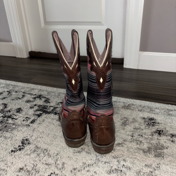 Ariat size 7 boots - Picture 5 of 6